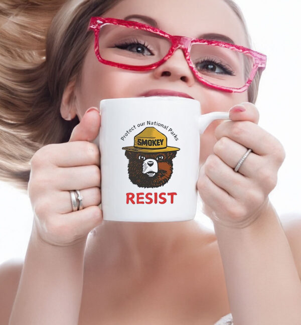 Protect our national parks bear resist Mug