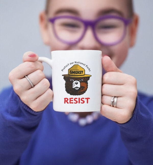 Protect our national parks bear resist Mug