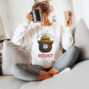 Protect our national parks bear resist T-Shirt