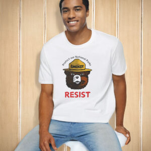 Protect our national parks bear resist T-Shirt