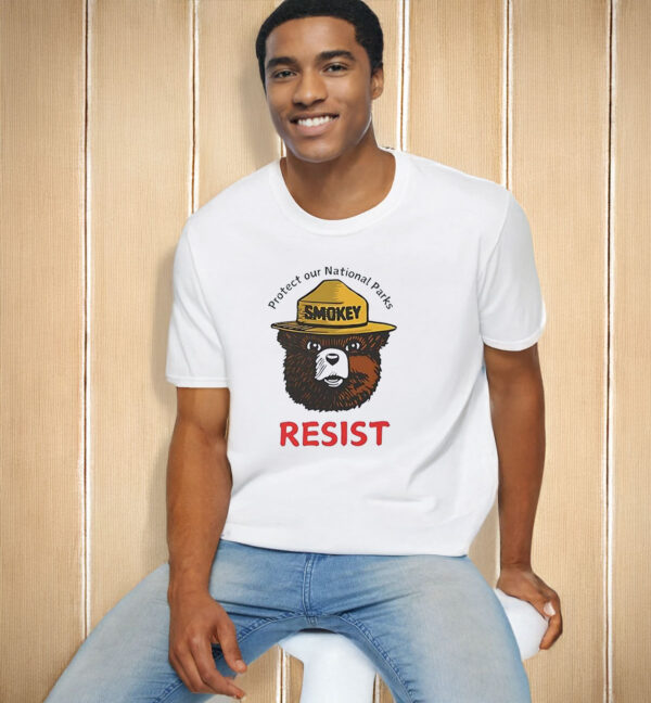 Protect our national parks bear resist T-Shirt