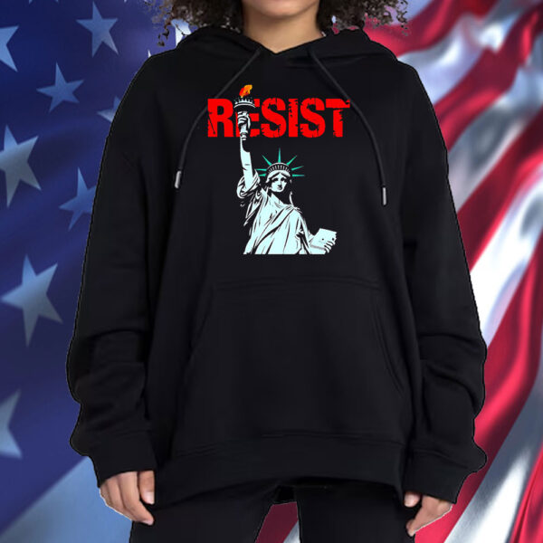 Resist Statue of Liberty 2025 T-Shirt