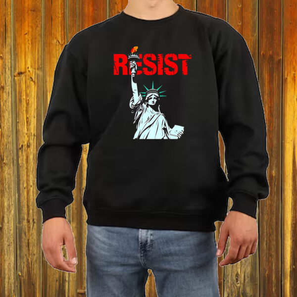 Resist Statue of Liberty 2025 T-Shirt