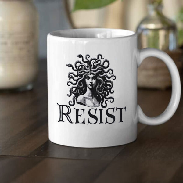 Snake girl resist Mug