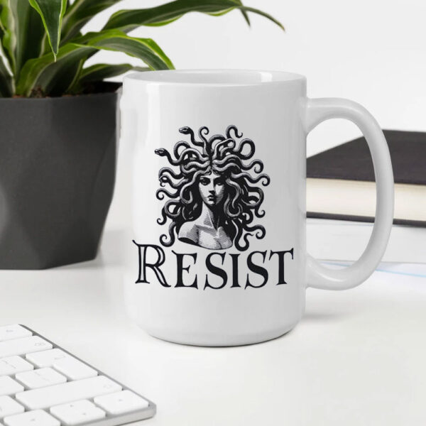 Snake girl resist Mug