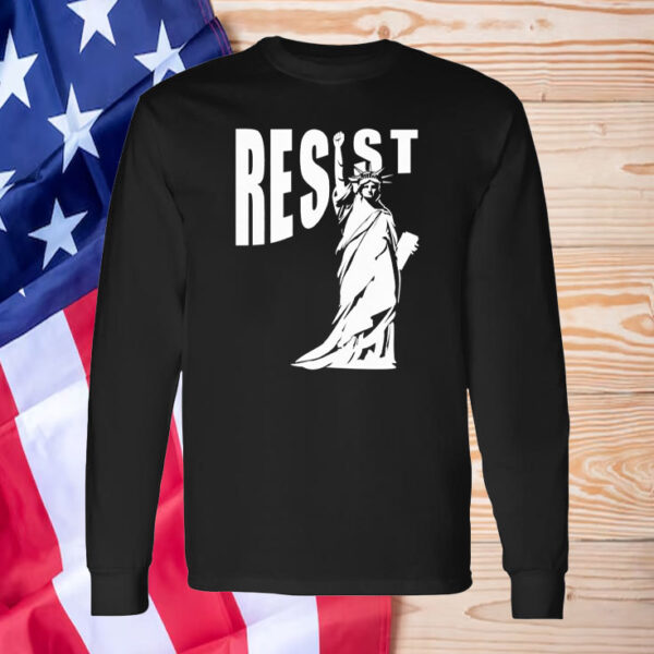 lady liberty resist fist T-Shirt