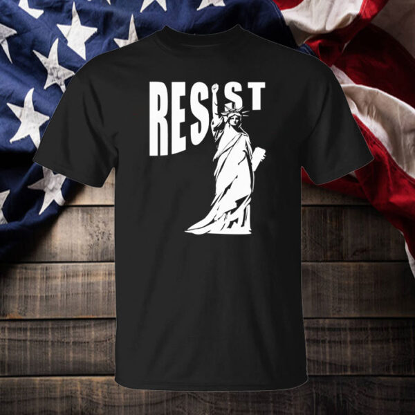 lady liberty resist fist T-Shirt